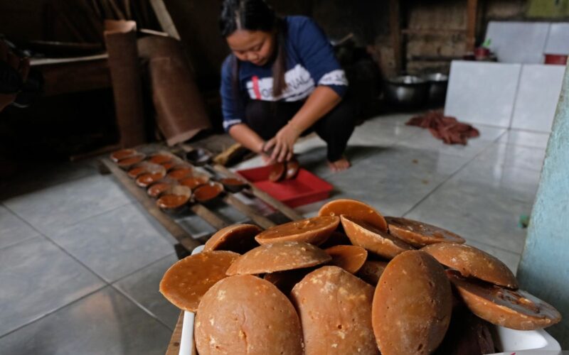 Melihat perbandingan gula putih dan gula aren untuk kesehatan